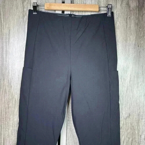 Athleta Black Pants Sz 8 Skinny Leg Hip Pockets Zipp Closure - Picture 2 of 9